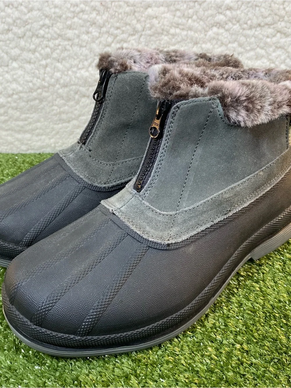 Propet Lumi Winter Duck Boots Women 8.5 Snow Gray Black Ankle Zip Waterproof Fur